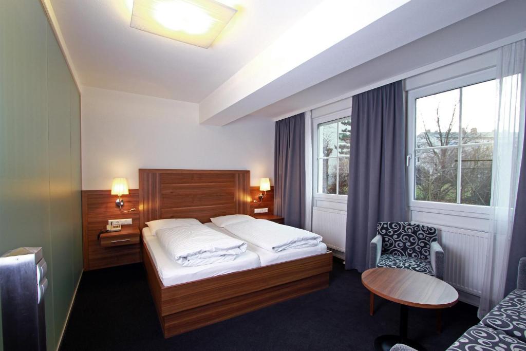 Pension Am Kurpark Vienna Room photo